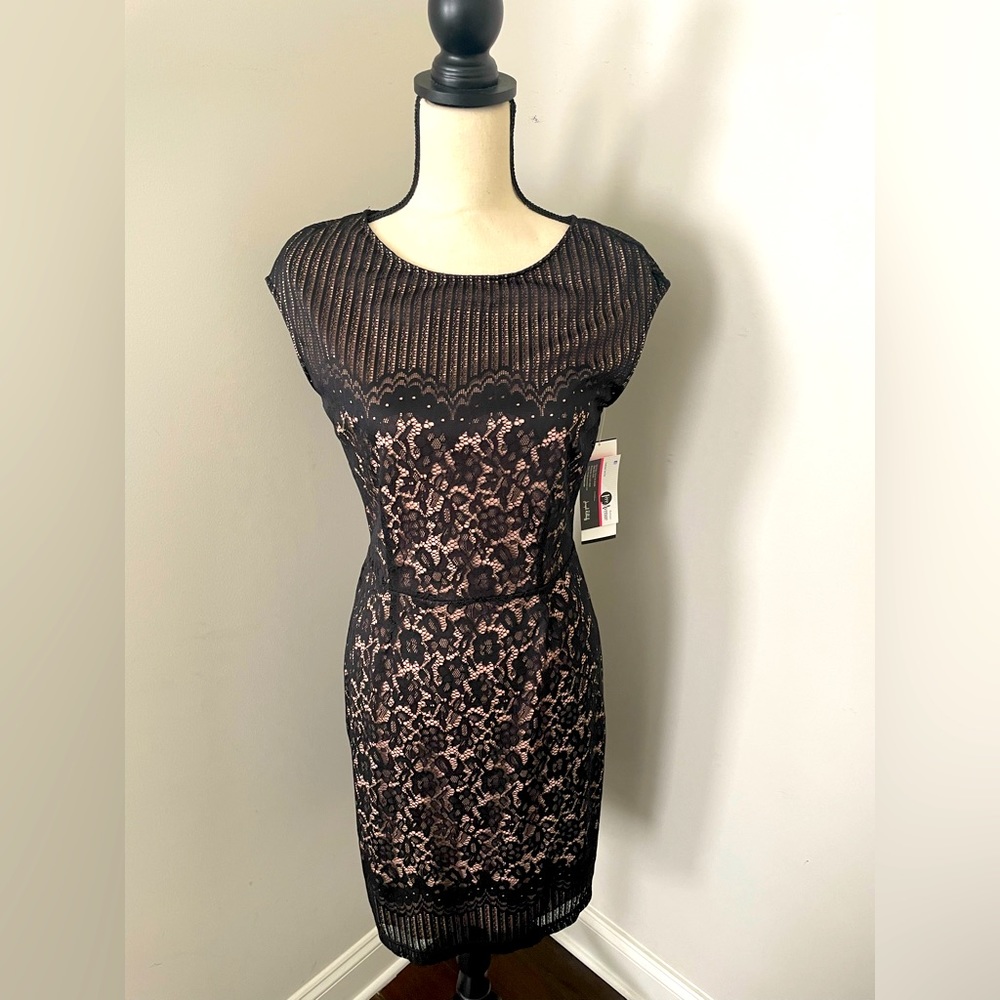 Gorgeous JOSEPH Ribkoff black lace dress. Size 6. BRAND NEW. Never worn.